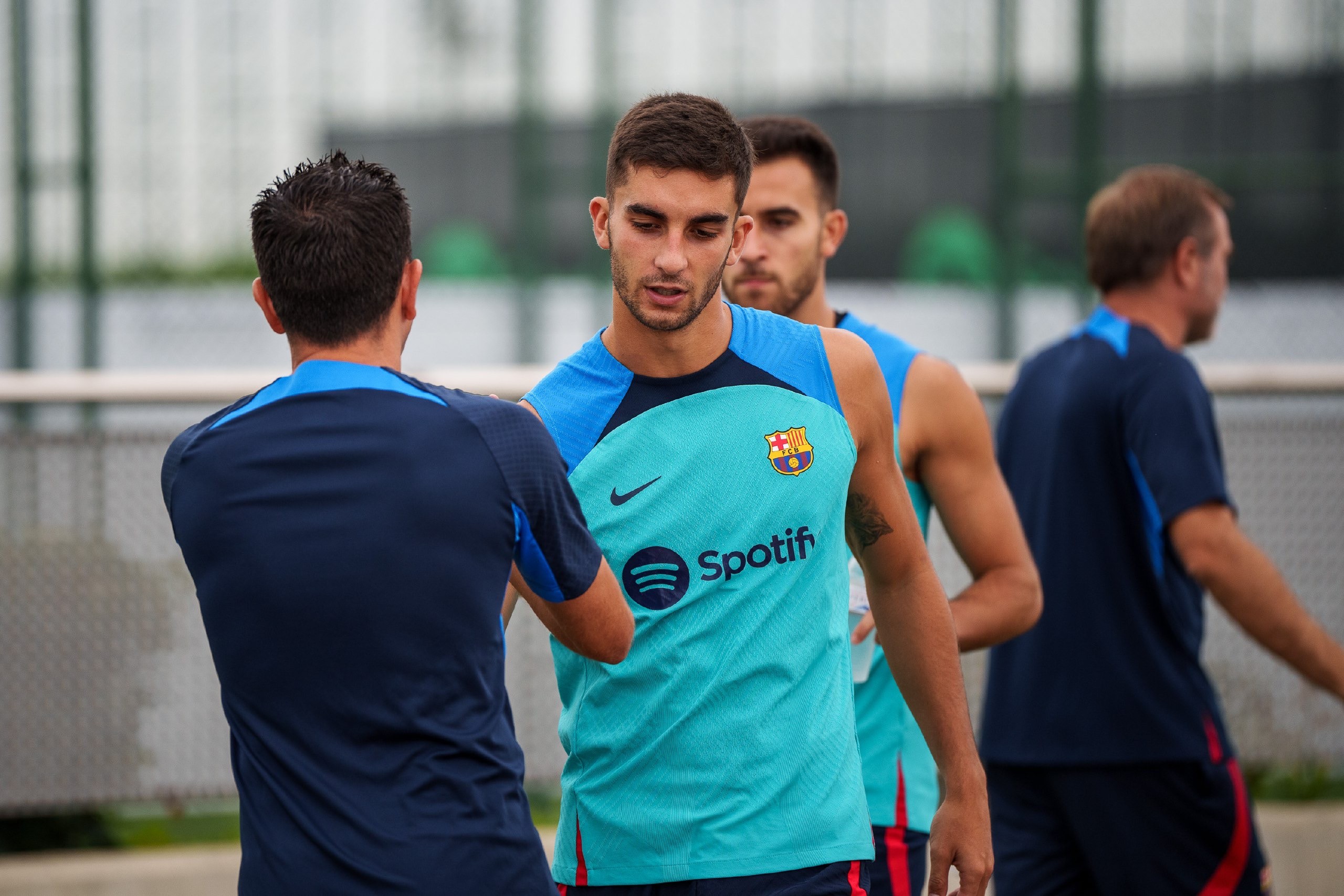 阿雅克肖队员努力训练备战周末比赛 