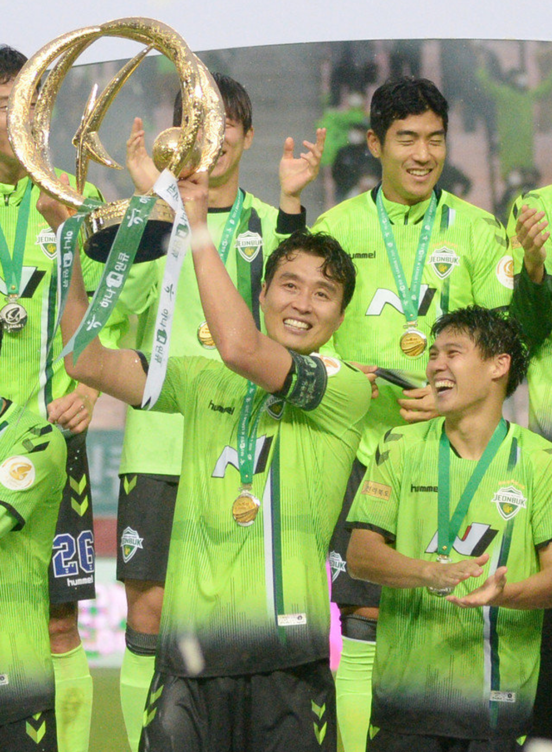 真人娱乐-韩国足球甲级联赛胜负悬念点点精彩的简单介绍